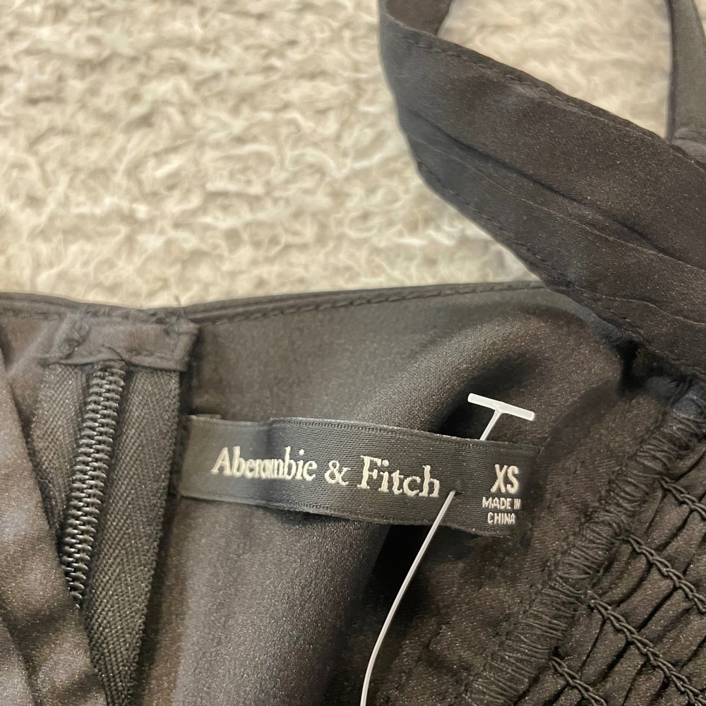 NWT Abercrombie & Fitch Satin Pleated Crop Top Womens XS Black Smocked Stretch - Picture 3 of 8